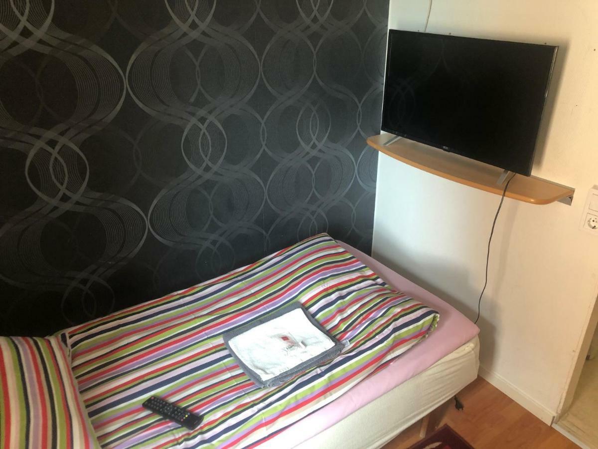 Citybed Bed & Breakfast Pajala Ngoại thất bức ảnh