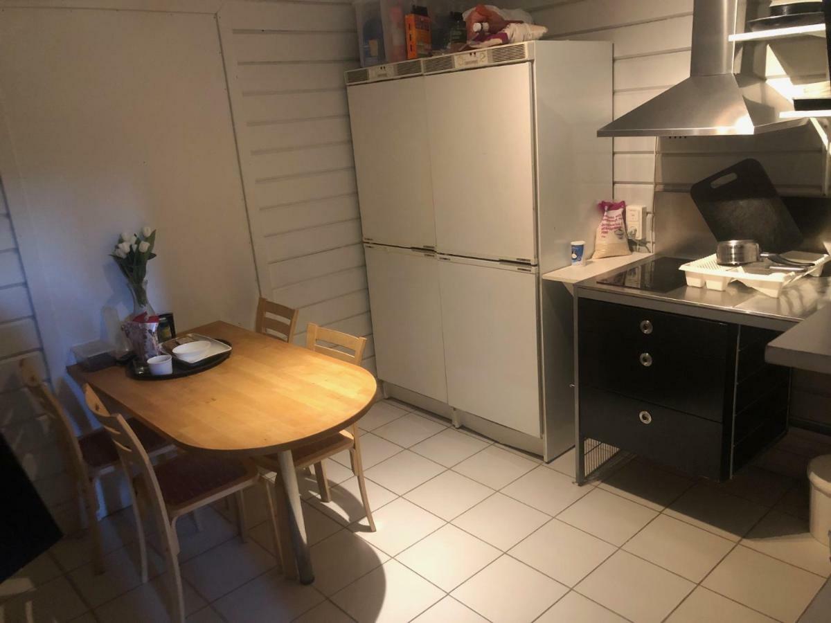 Citybed Bed & Breakfast Pajala Ngoại thất bức ảnh
